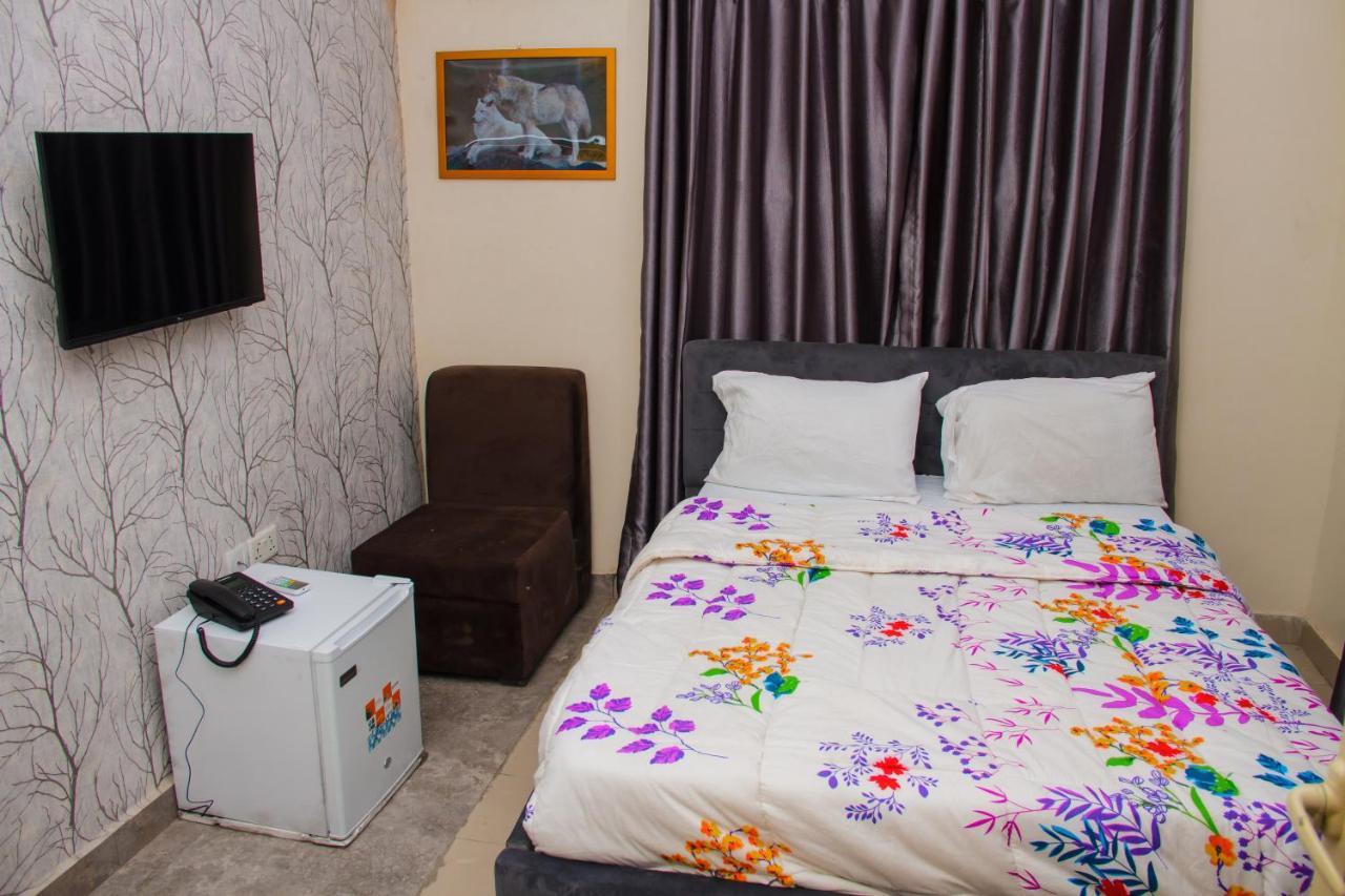 Go2Hotel45 Lagos Buitenkant foto